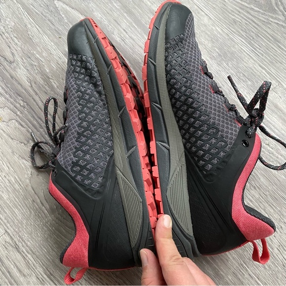 L.L. Bean Women's North Peak Ventilated Trail Shoes Gray/Coral Size 9.5 - Picture 8 of 9